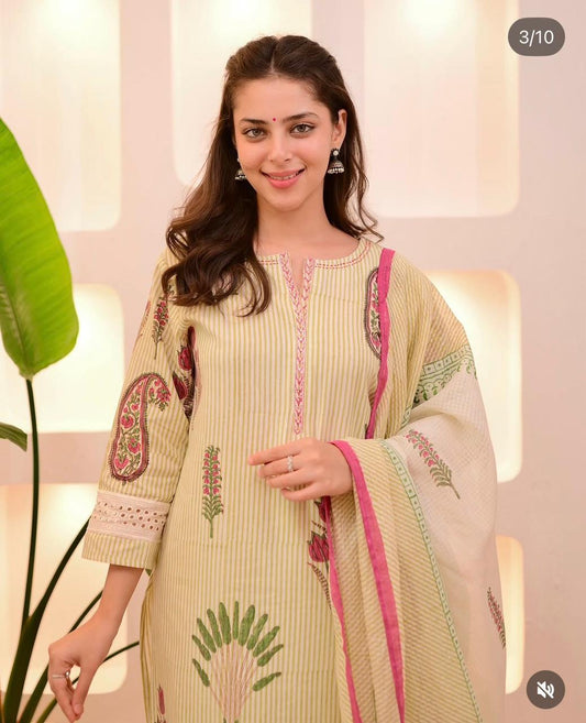 Floral Print Kurti With Pant And Dupatta Suit Set