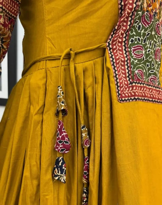 Musterd Solid A-Line Kurti With Pant Set