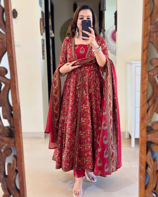 Stylish Straight Kurti With Pant And Dupatta Set