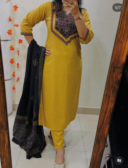 Beautiful Solid Kurti With Same Maching Pant And Printed Dupatta Set