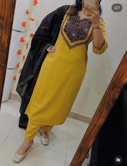 Beautiful Solid Kurti With Same Maching Pant And Printed Dupatta Set